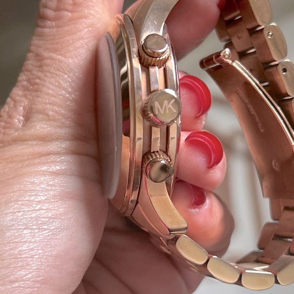 MK Watch - Picture 2 of 5